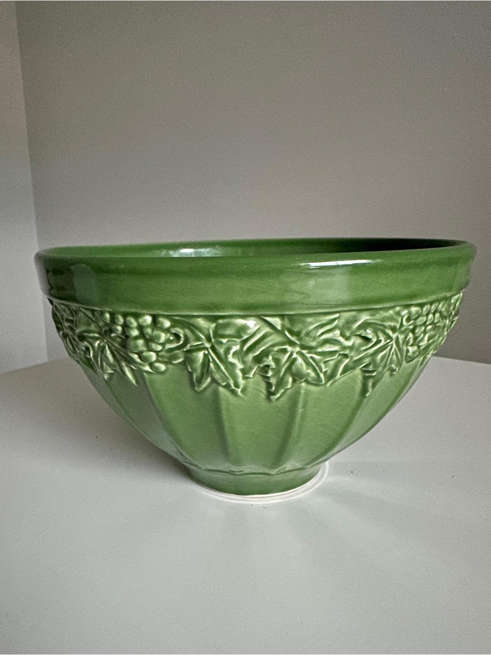 Certified Internacional Italy Vintage Majolica Green Ceramic Bowl Embossed Grape